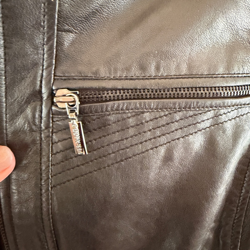 Bernardo Black Lightweight Leather Jacket with Fitted Silhouette 1x - Picture 3 of 5